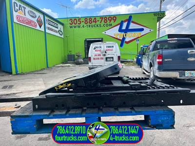 2016 Jost JSK37HSL Fifth Wheel