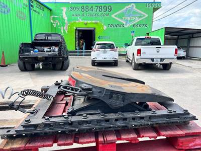 2012 Jost JSK37U Fifth Wheel