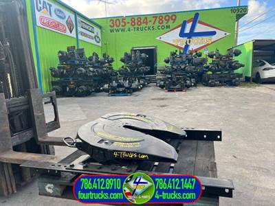 2016 Jost JSK37U Fifth Wheel