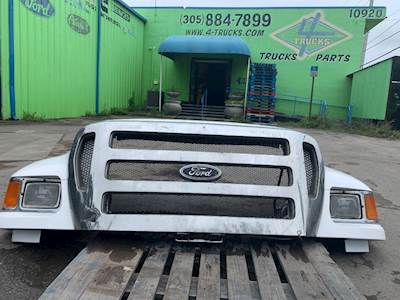 2007 Ford F-650 Hood