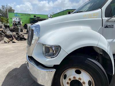 2006 Ford F-650 Hood
