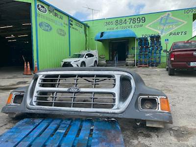 2004 Ford F-650 Hood