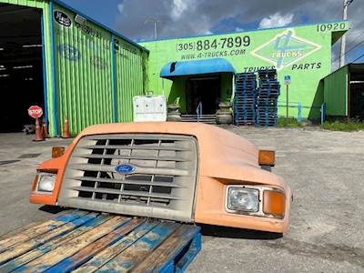 1994 Ford F-800 Hood