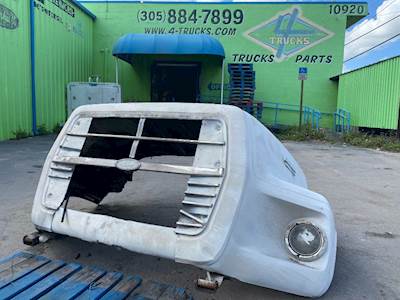 1991 Ford L8000 Hood