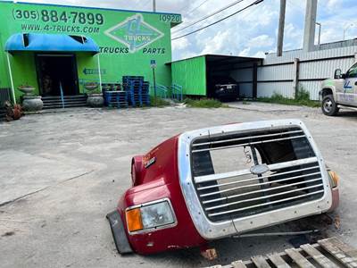 1994 Ford L8/9000 Hood