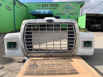 1993 Ford L9000 Hood