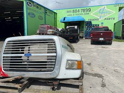 1997 Ford L9000 Hood