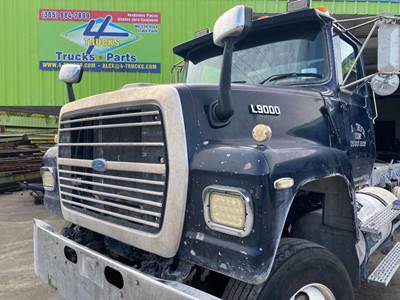 1996 Ford L9000 Hood