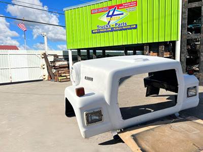 1995 Ford L9000 Hood