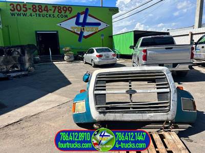 1997 Ford L9000 Hood