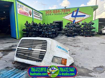 1996 Ford L9000 Hood