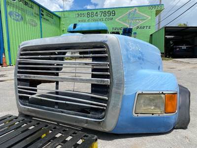 1995 Ford L9000 AERO Hood