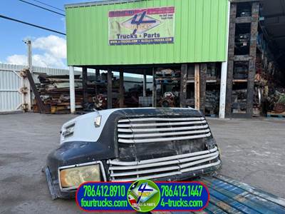 1996 Ford LTA-9000 AEROMAX Hood