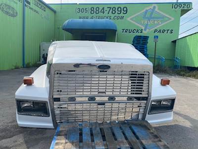 1991 Ford LTL9000 Hood