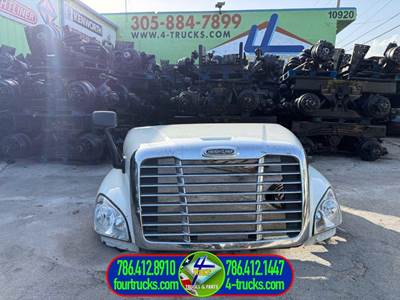 2016 Freightliner Cascadia Hood
