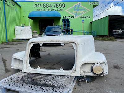 2003 Freightliner Century Class Hood