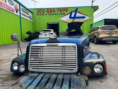 2006 Freightliner Century Class Hood