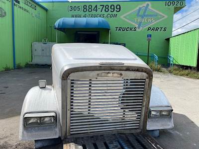 1998 Freightliner Classic XL Hood