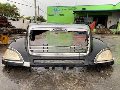 2006 Freightliner Columbia 120 Hood
