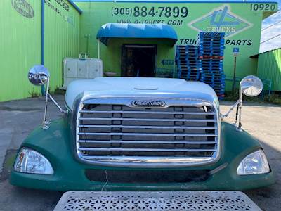 2006 Freightliner Columbia Hood