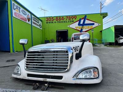 2007 Freightliner Columbia Hood