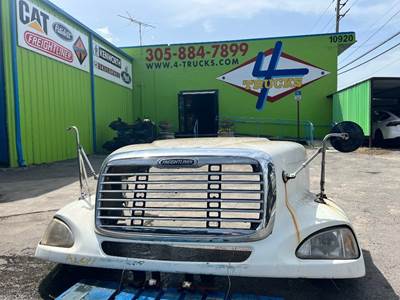 2009 Freightliner Columbia Hood