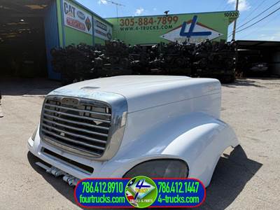 2010 Freightliner Columbia Hood
