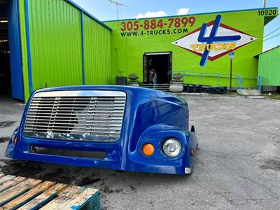 2002 Freightliner FL112 Hood