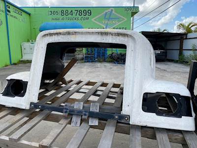 2004 Freightliner FLD112 Hood