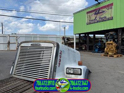 2005 Freightliner FLD120SD Hood