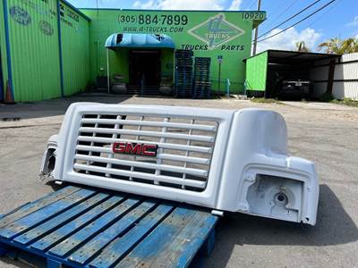 2006 GMC C7500 Hood