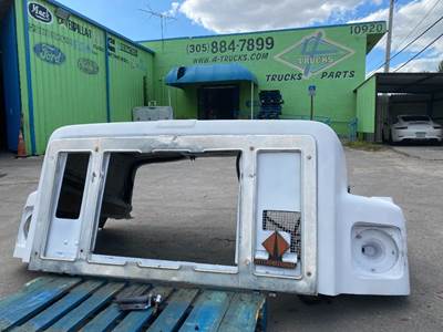 1989 International 2600 Hood