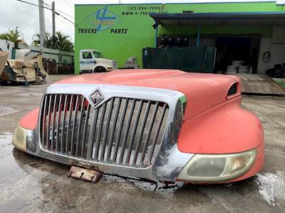 2005 International 4900 Hood