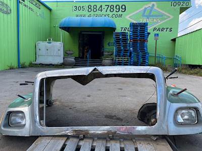 2006 International 7400 Hood