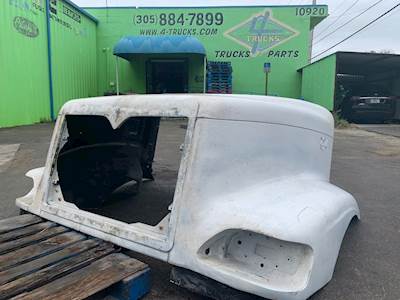 2005 International 9200 Hood