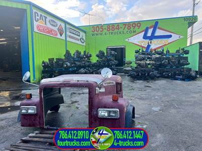 2000 International Paystar 5000 Hood