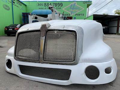 2001 Kenworth T2000 Hood