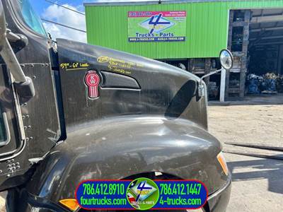 2014 Kenworth T660 Hood