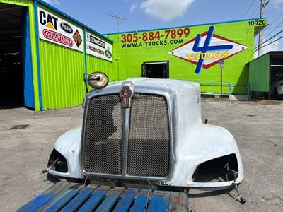 2015 Kenworth T680 Hood