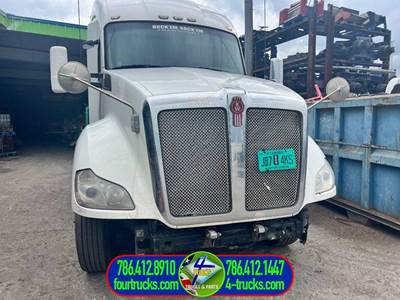 2014 Kenworth T680 Hood