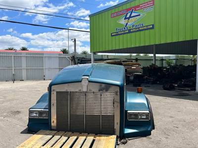 1994 Kenworth T800 Hood