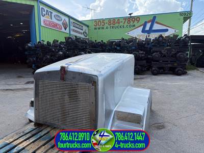2009 Kenworth T800 Hood