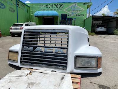 2004 Mack CH Hood