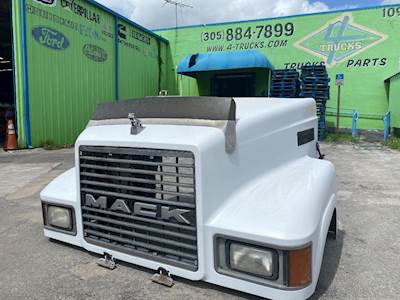 2004 Mack CH613 Hood