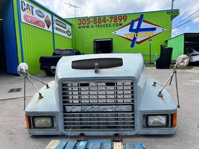 2006 Mack CHN613 Hood