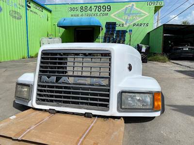 2005 Mack CL Series Hood