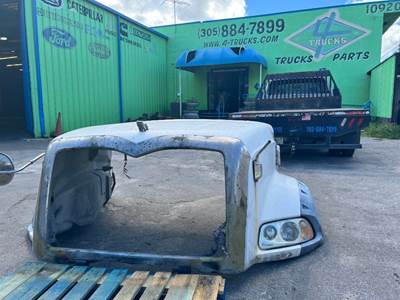 2008 Mack Granite GU813 Hood