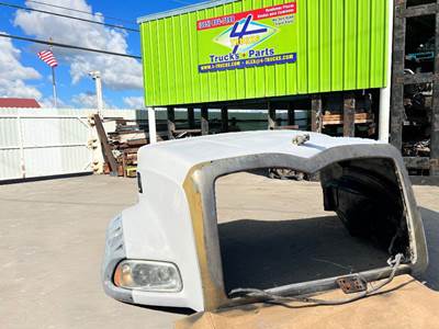 2009 Mack Granite GU813 Hood