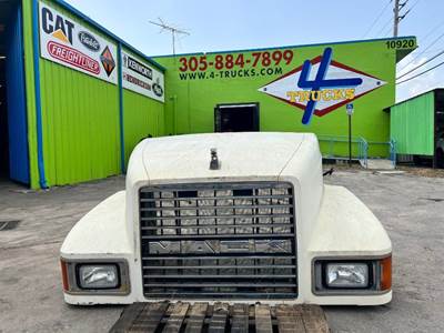 2007 Mack Pinnacle CHU613 Hood