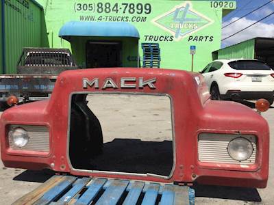 1989 Mack R600 Hood